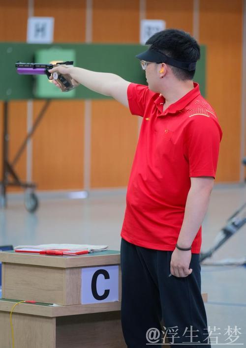胡凯勇夺男子10米气手枪金牌